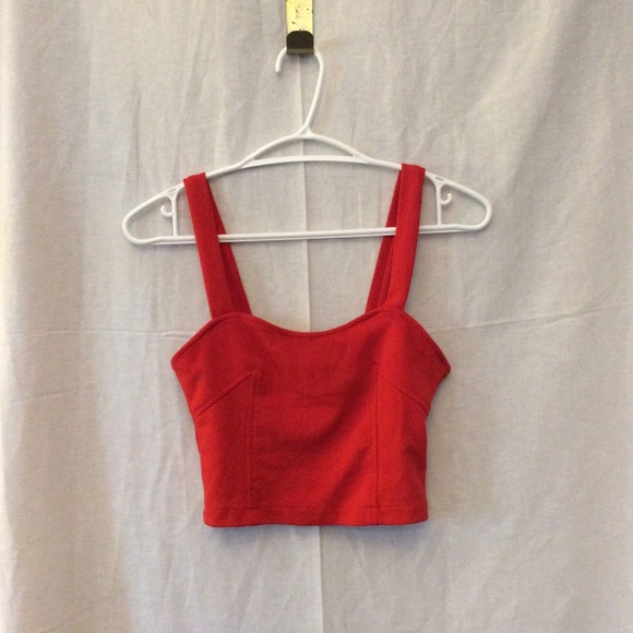 Red cut-out crop-top (shirt only) - Picture 2 of 3